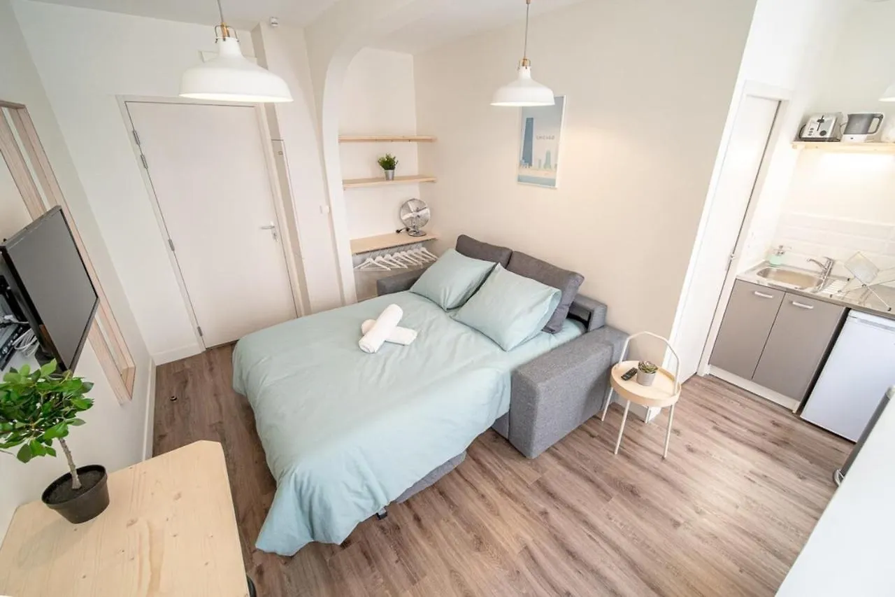 Apartment La Maison Gratte Ciel - Studio Chicago - Jardinn Villeurbanne