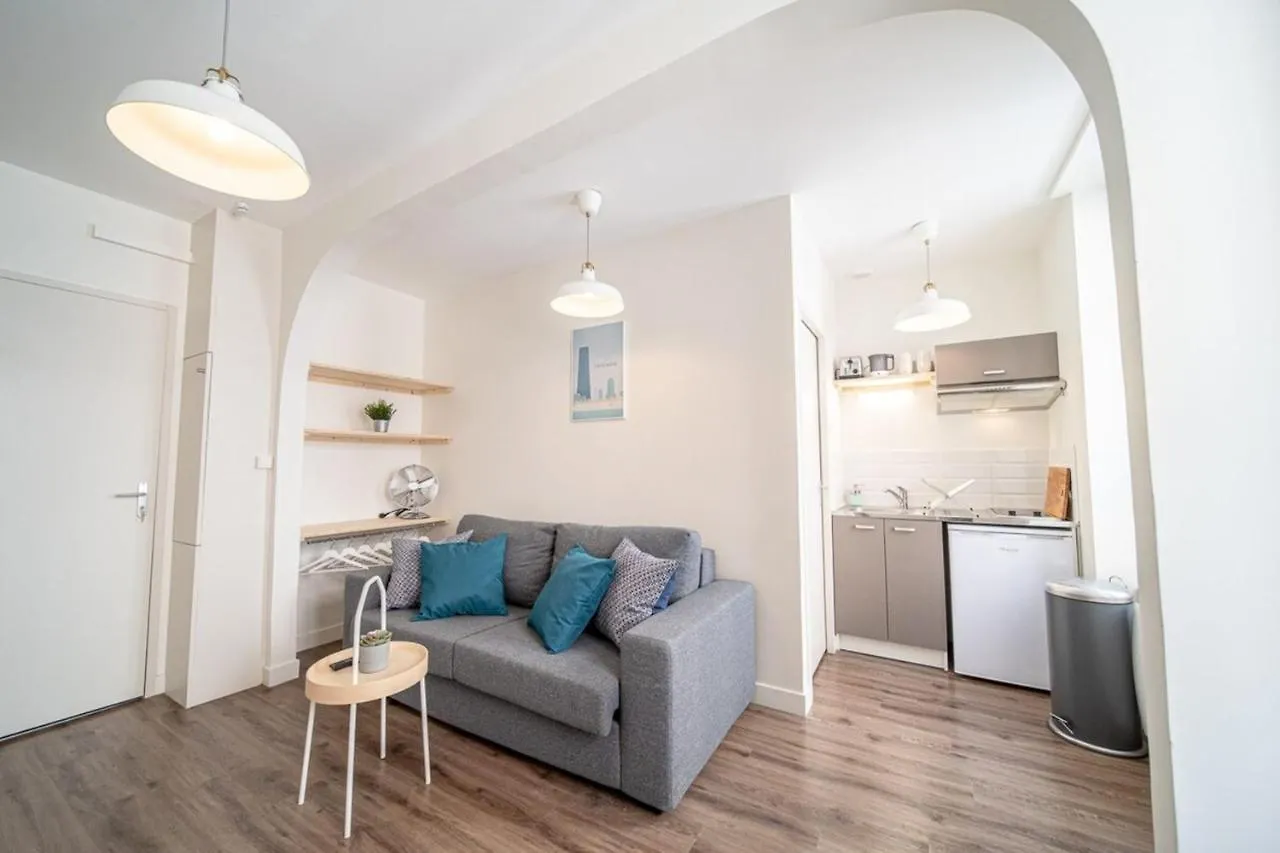 La Maison Gratte Ciel - Studio Chicago - Jardinn Villeurbanne Apartment